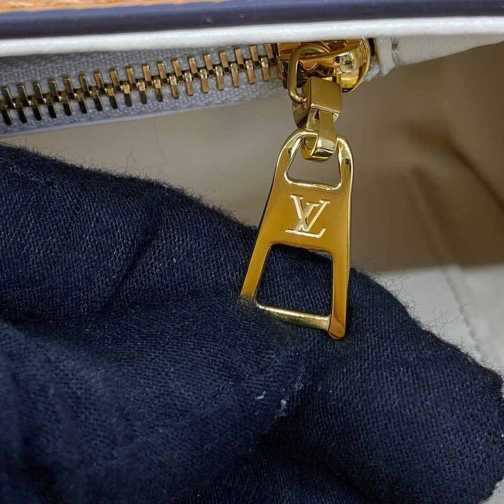 LV M22229 Louis Vuitton Twist MM Handbag Honey Gold