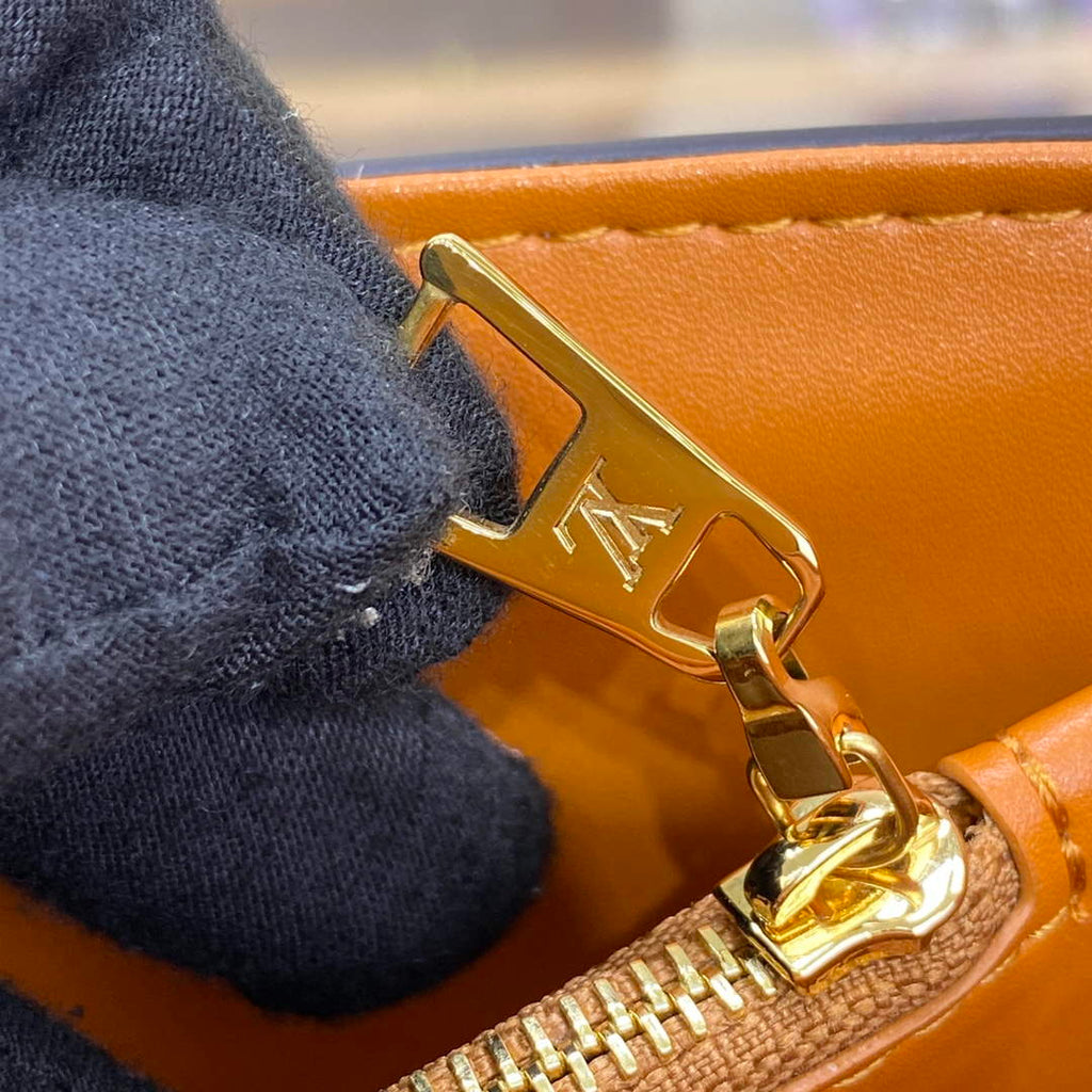 LV M22236 Louis Vuitton Twist MM Handbag Quartz