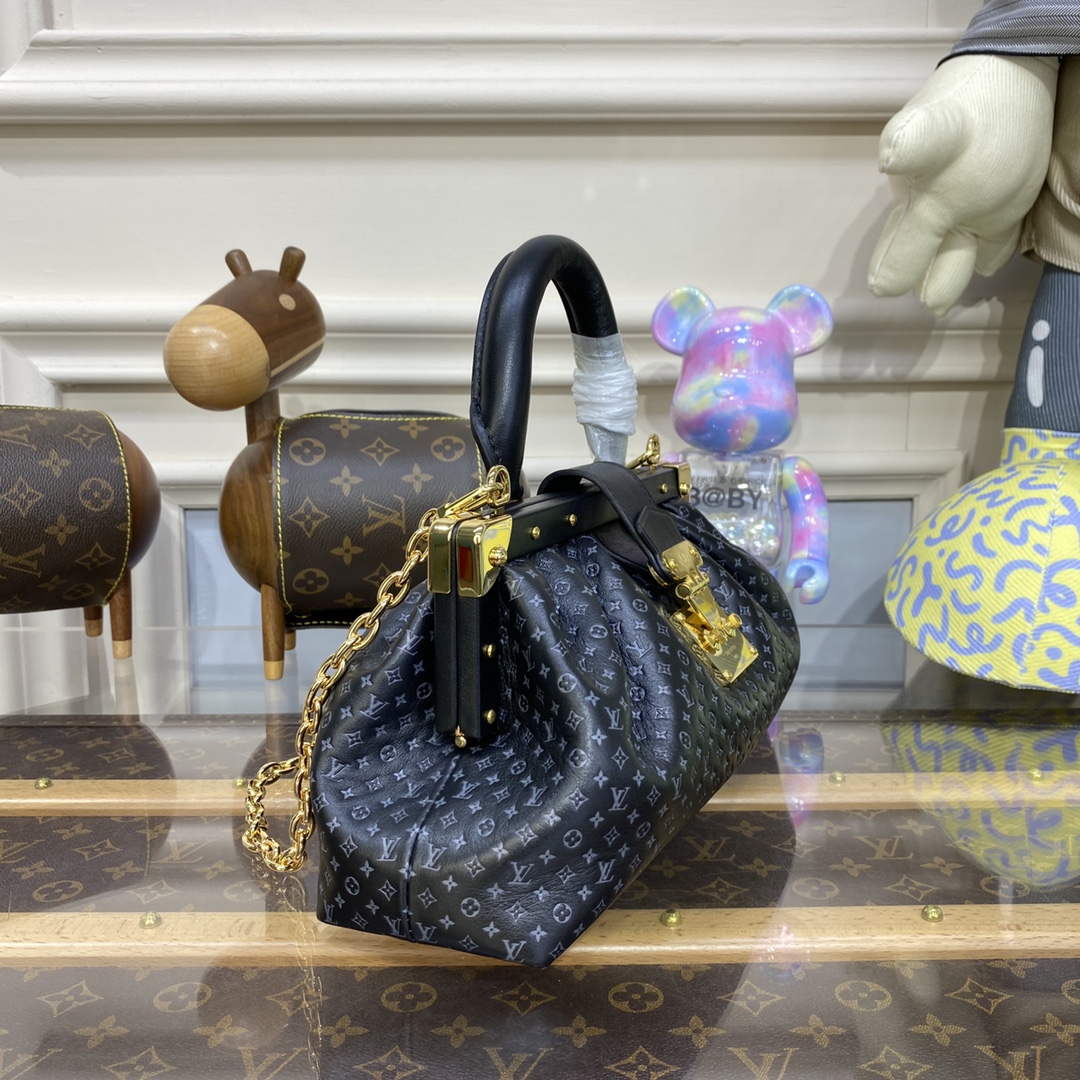 LV M22326 Louis Vuitton Monogram Clutch Black
