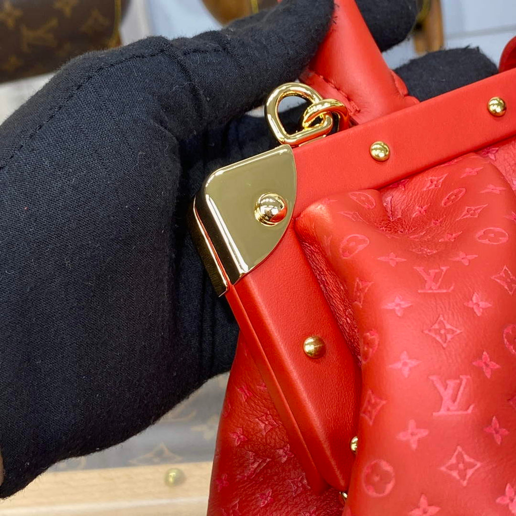 LV M22327 Louis Vuitton Monogram Clutch Red