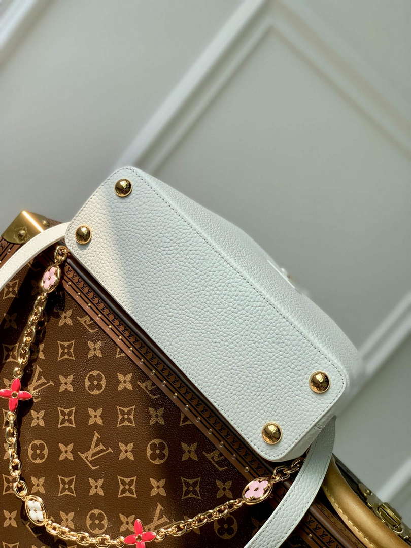 LV M22375 Louis Vuitton Capucines BB Handbag White - Default Title - View 4