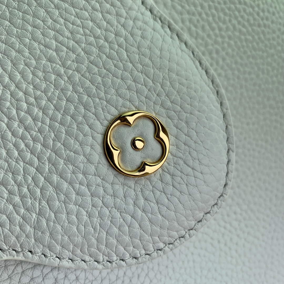 LV M22375 Louis Vuitton Capucines BB Handbag White