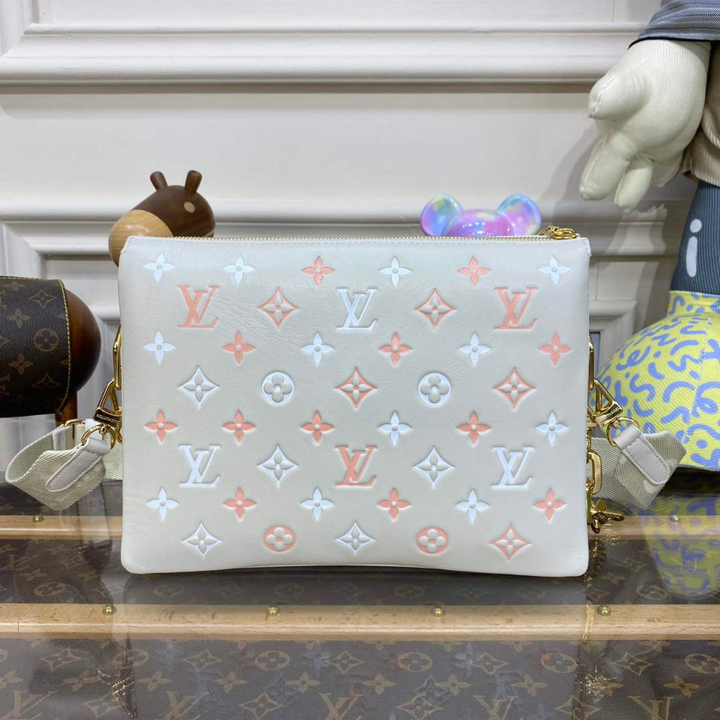 LV M22398 Louis Vuitton Coussin PM Handbag Cr¨¨me Beige