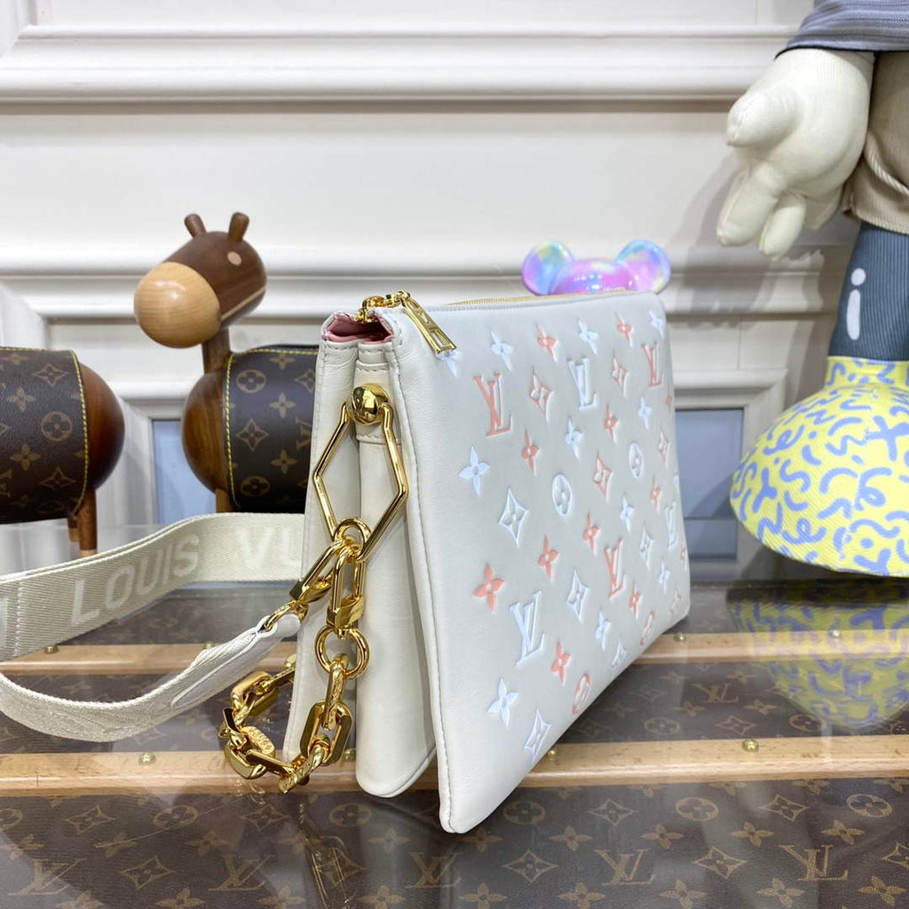 LV M22398 Louis Vuitton Coussin PM Handbag Cr¨¨me Beige