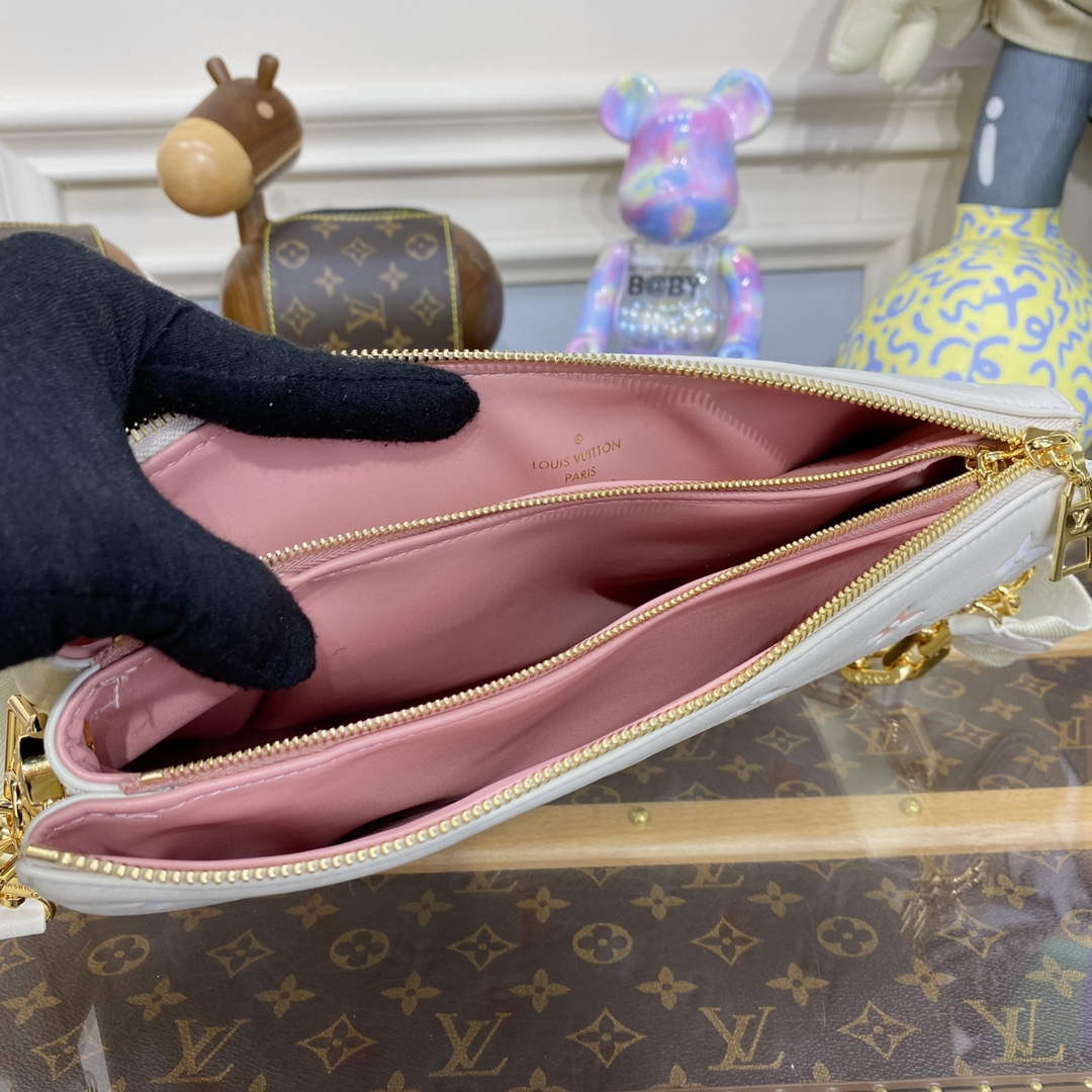 LV M22398 Louis Vuitton Coussin PM Handbag Cr¨¨me Beige