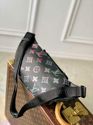 LV M22494 Louis Vuitton Comet Bumbag Black Borealis - Default Title - View 3