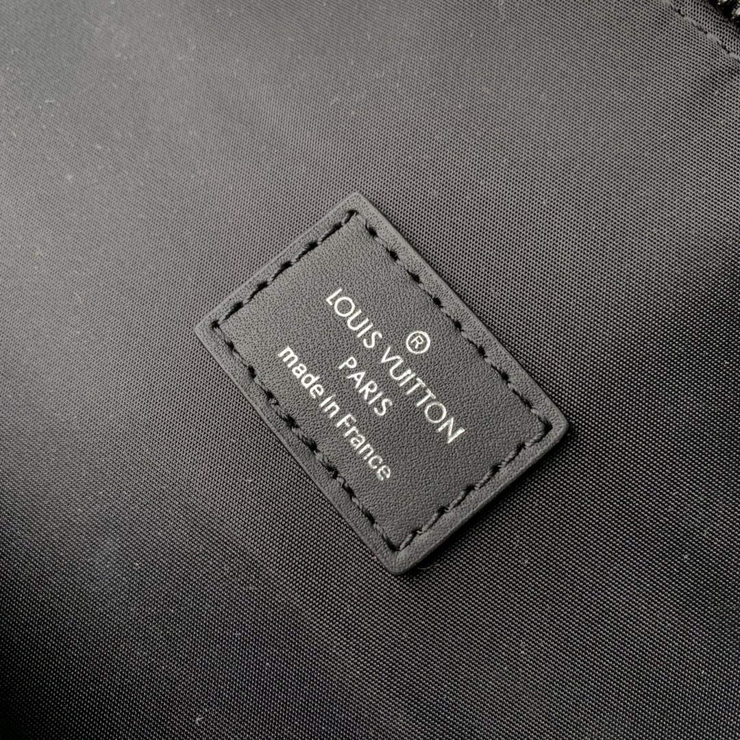 LV M22494 Louis Vuitton Comet Bumbag Black Borealis - Default Title - View 8