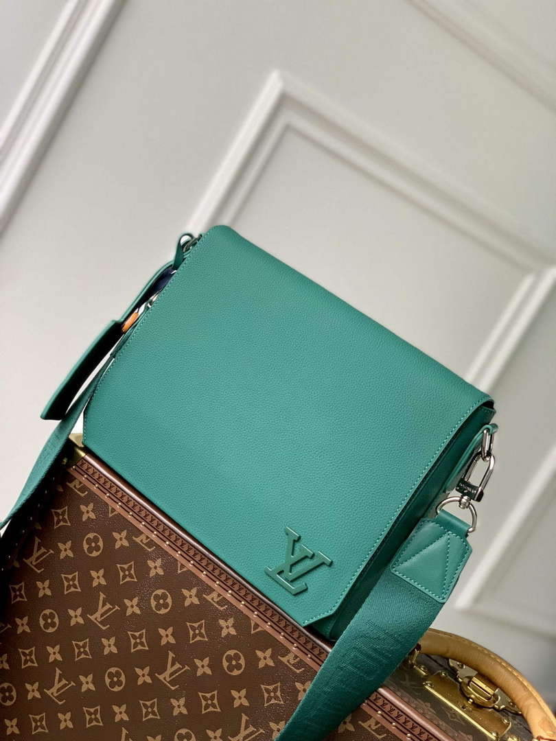 LV M22505 Louis Vuitton Takeoff Messenger Bag Green - Default Title - View 1