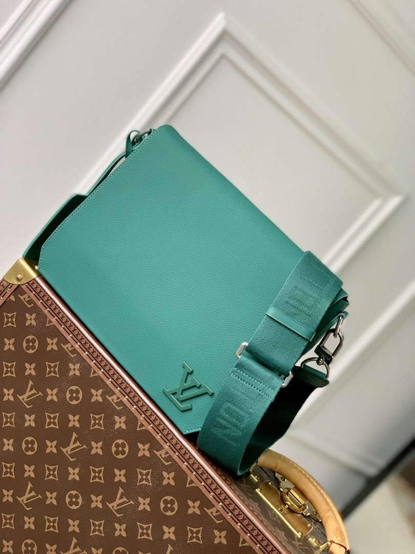LV M22505 Louis Vuitton Takeoff Messenger Bag Green - Default Title - View 2