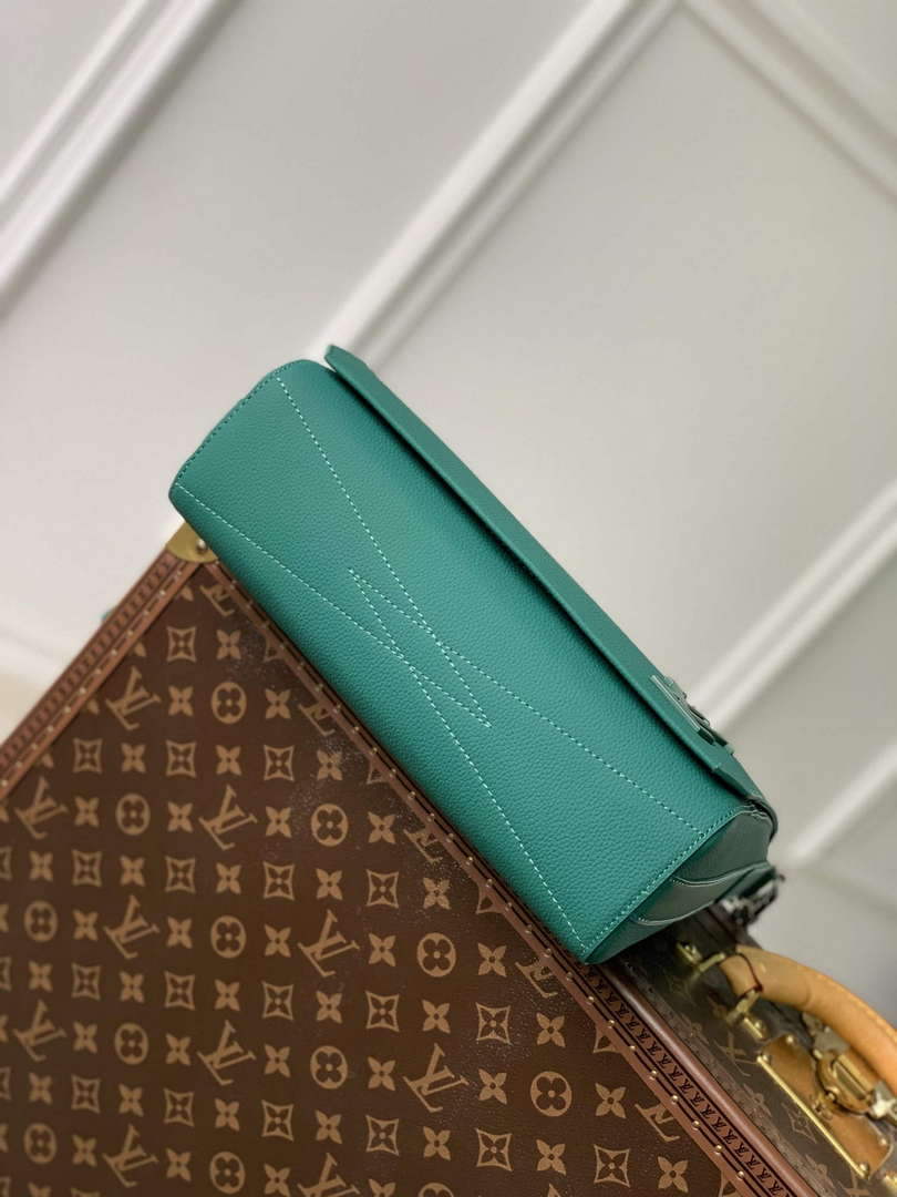 LV M22505 Louis Vuitton Takeoff Messenger Bag Green - Default Title - View 4