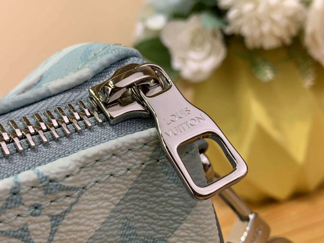 LV M22527 Louis Vuitton Keepall Bandouliere 25 Bag Crystal Blue