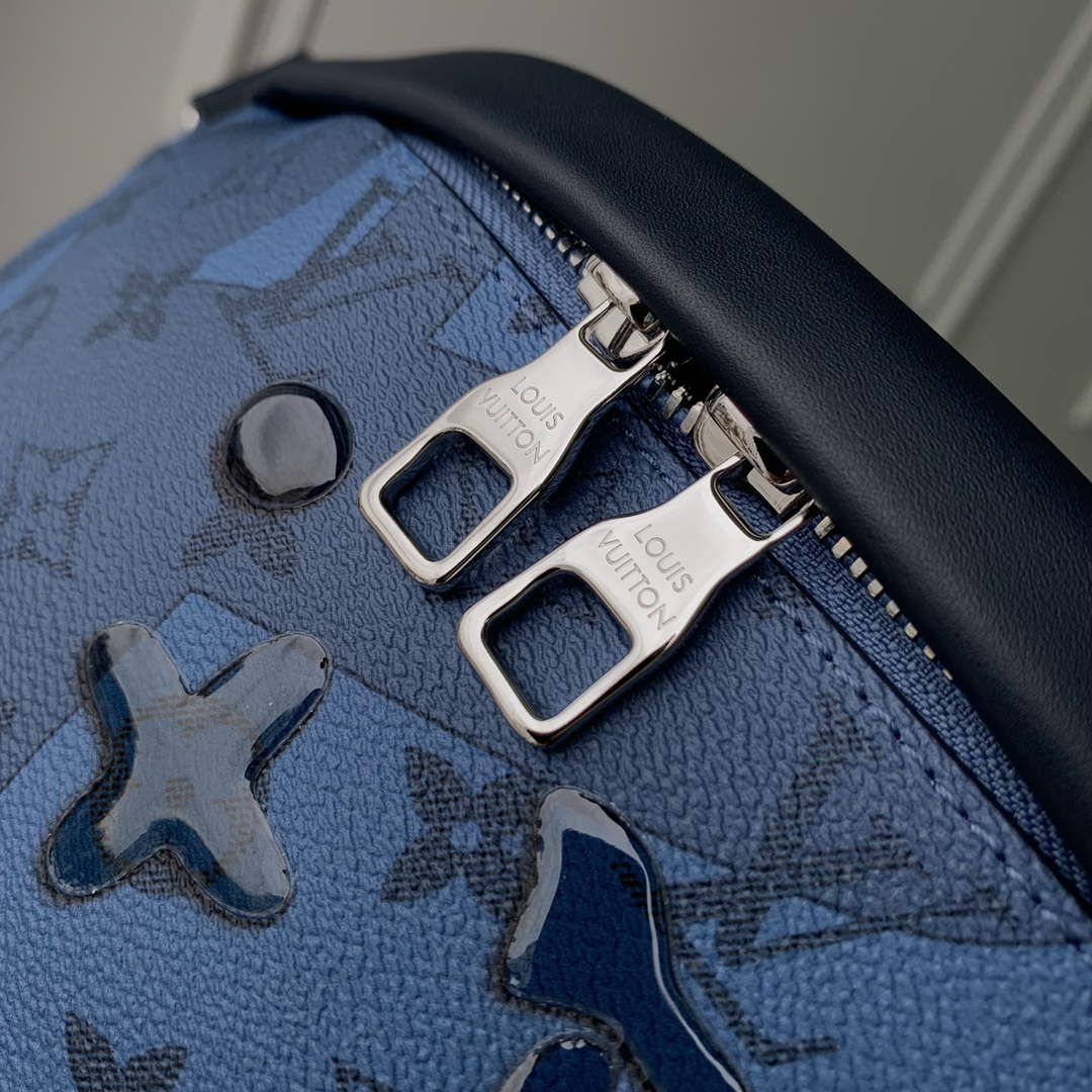 LV M22576 Louis Vuitton Discovery Bumbag Abyss Blue - Default Title - View 5