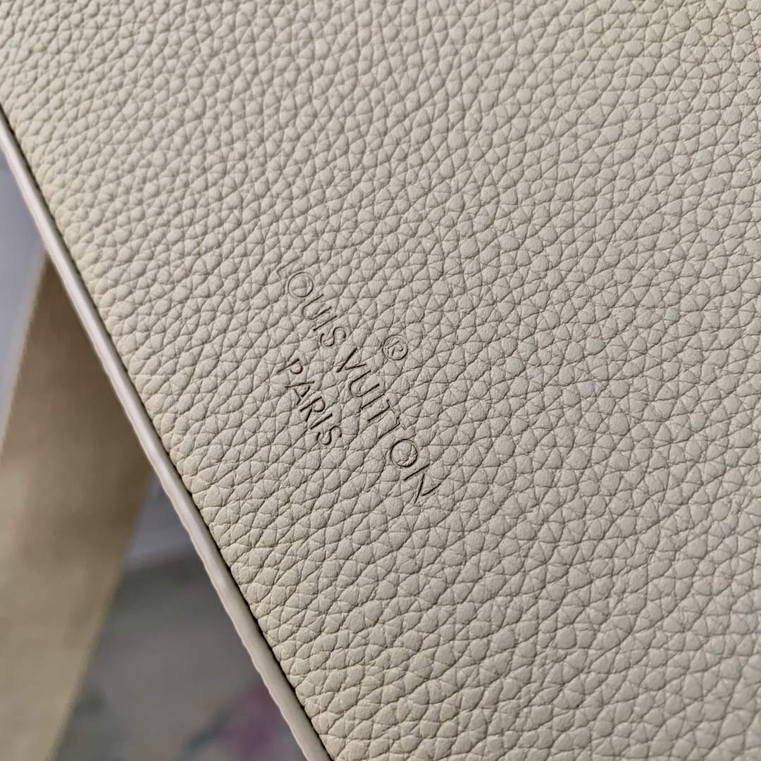 LV M22611 Louis Vuitton Fastline Messenger Gray - Default Title - View 4