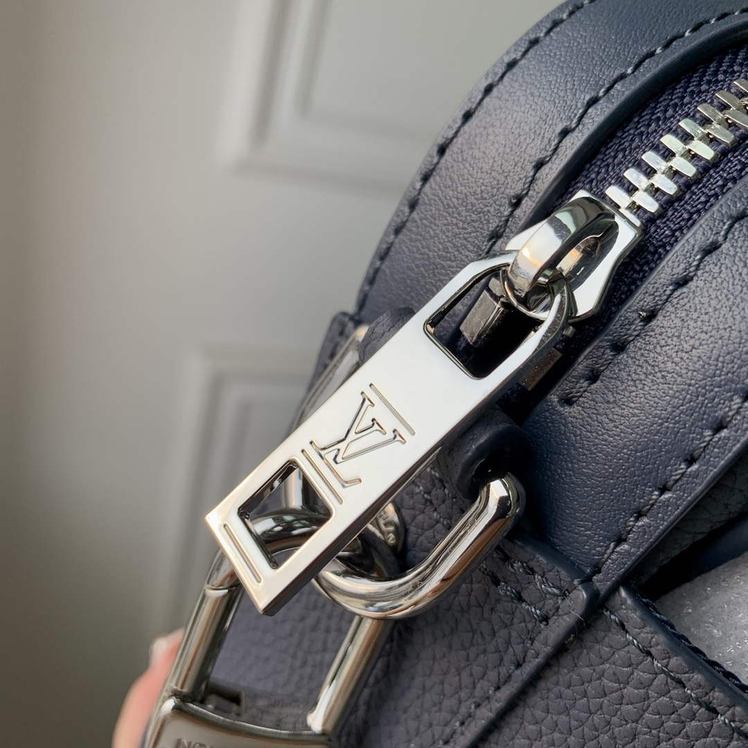 LV M22611 Louis Vuitton Fastline Messenger Navy Blue - Default Title - View 7