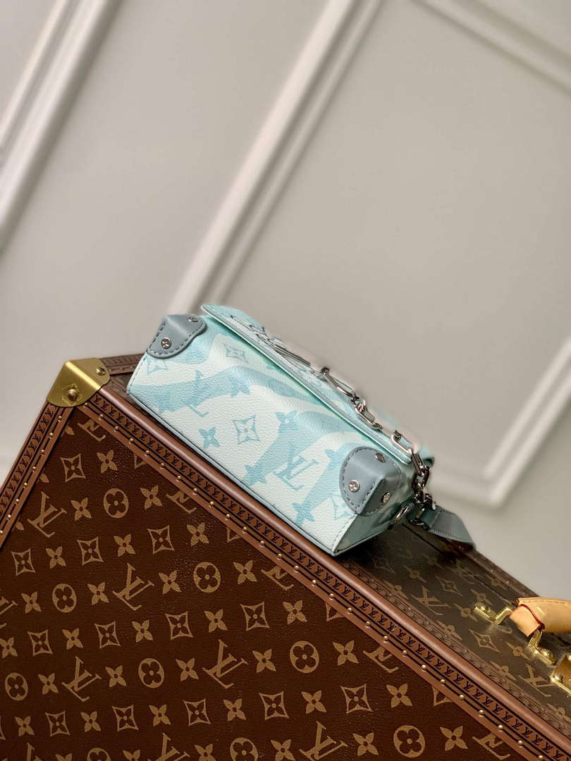 LV M22637 Louis Vuitton Steamer Wearable Wallet Crystal Blue - Default Title - View 5