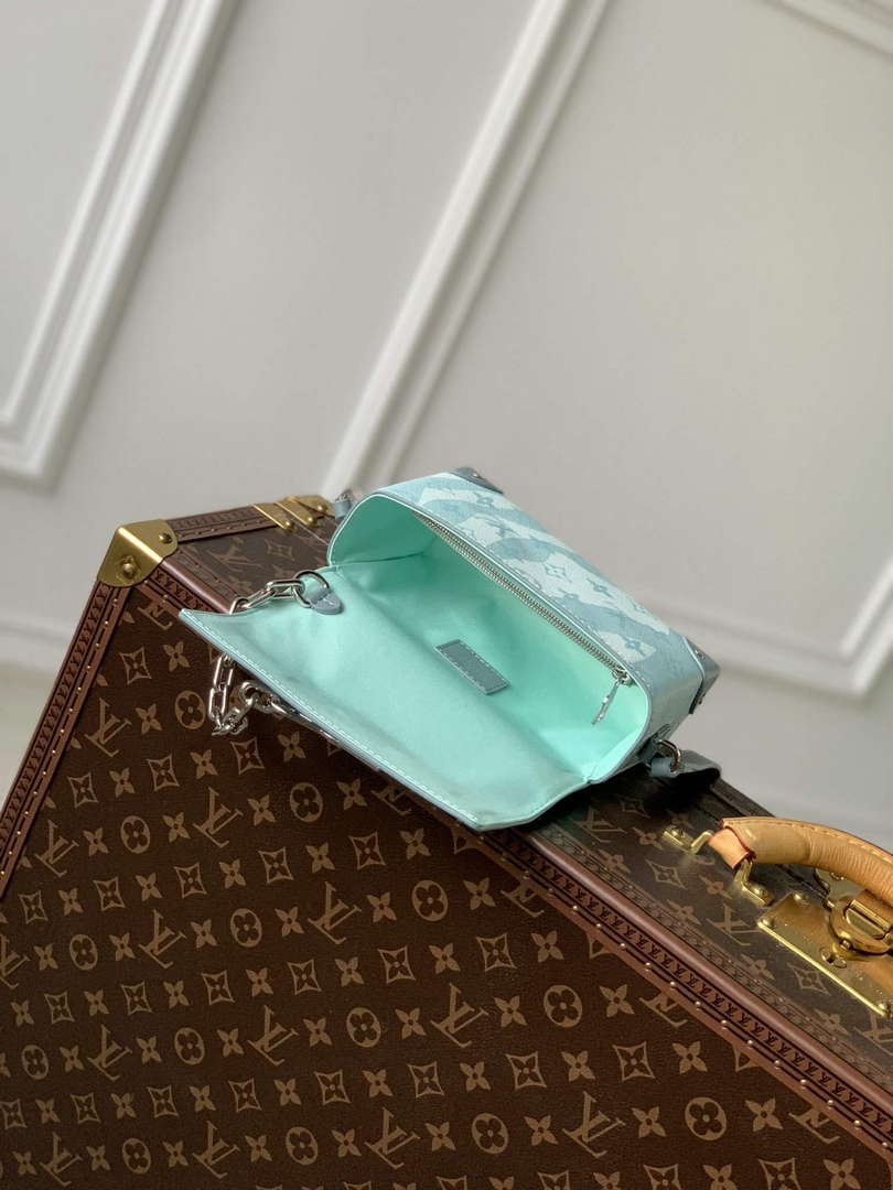 LV M22637 Louis Vuitton Steamer Wearable Wallet Crystal Blue - Default Title - View 7