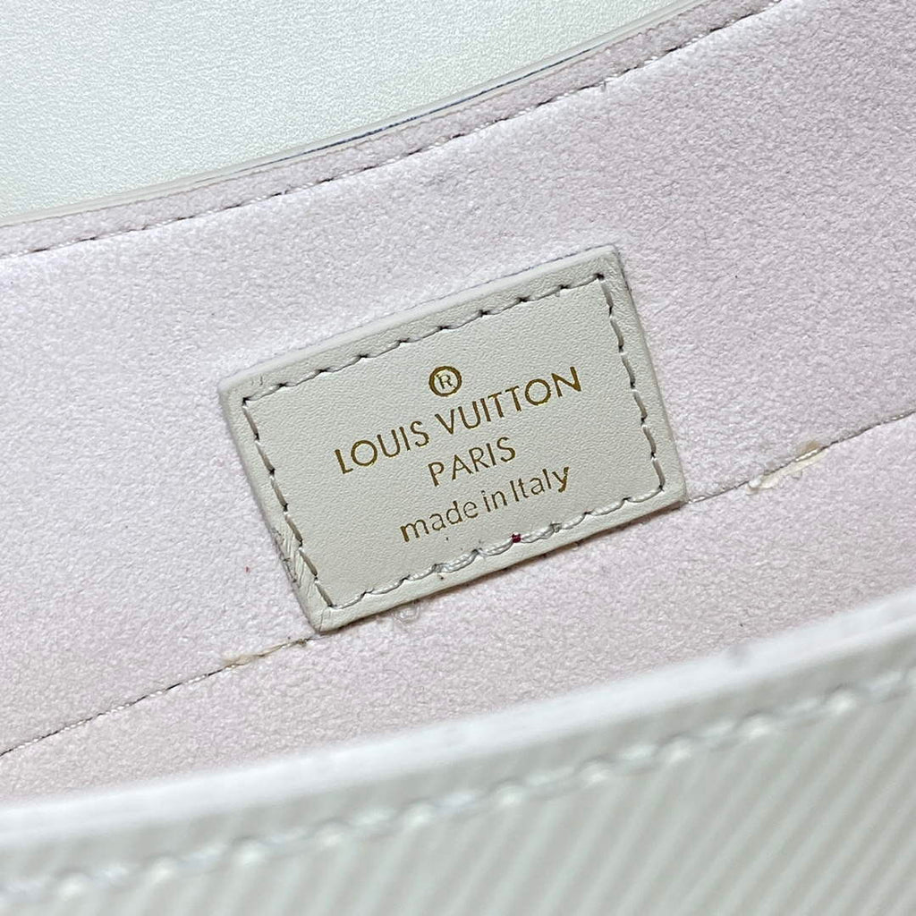 LV M22720 Louis Vuitton Hide and Seek Bag Quartz white