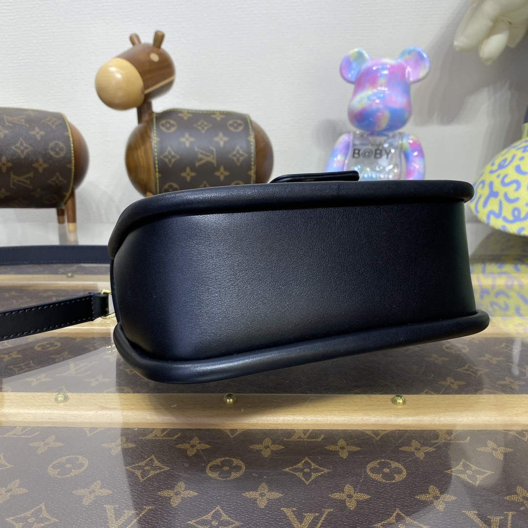 LV M22724 Louis Vuitton Hide and Seek Bag Black