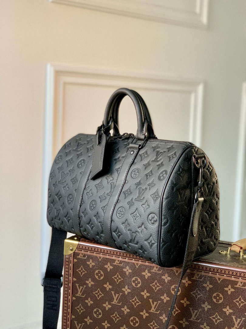 LV M22765 Louis Vuitton Keepall Bandouliere 35 Bag Black
