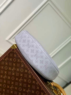 LV M22822 Louis Vuitton Baia MM Bag Mahina Light Lilac - Default Title - View 4