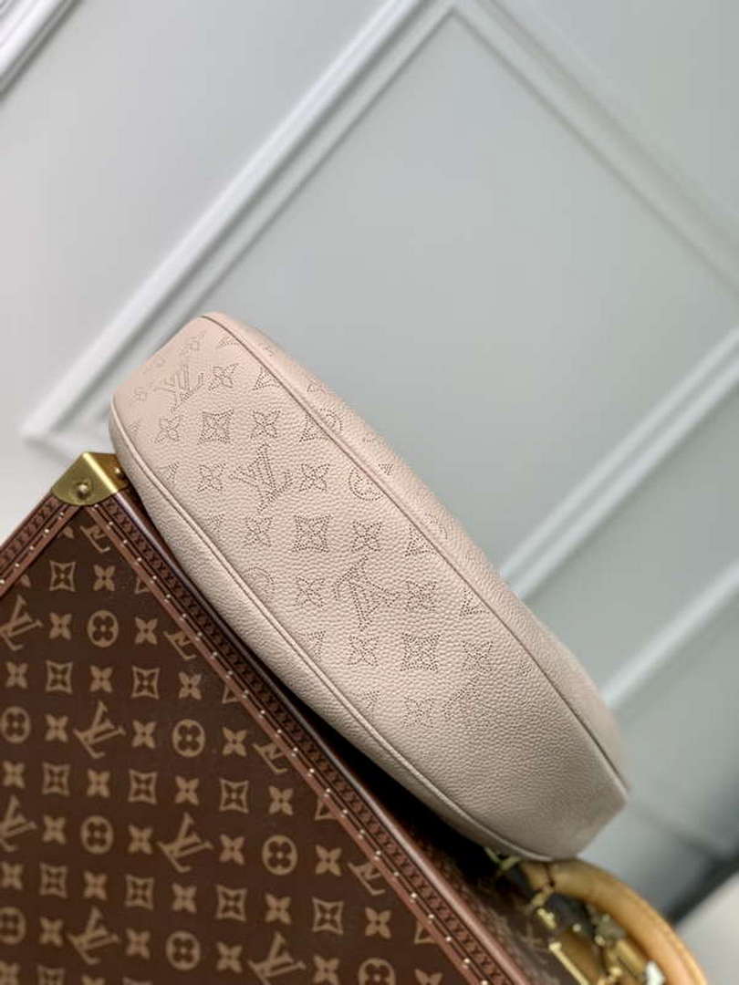 LV M22823 Louis Vuitton Baia MM Bag Mahina Galet Grey