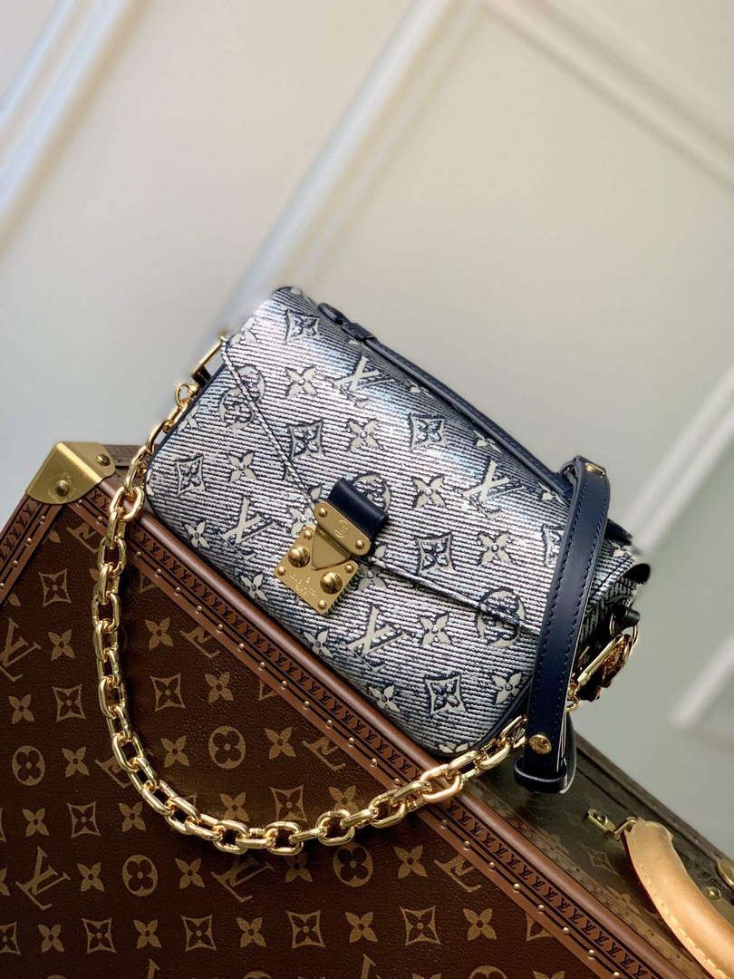 LV M22834 Louis Vuitton Pochette M¨¦tis East West Handbag Blue