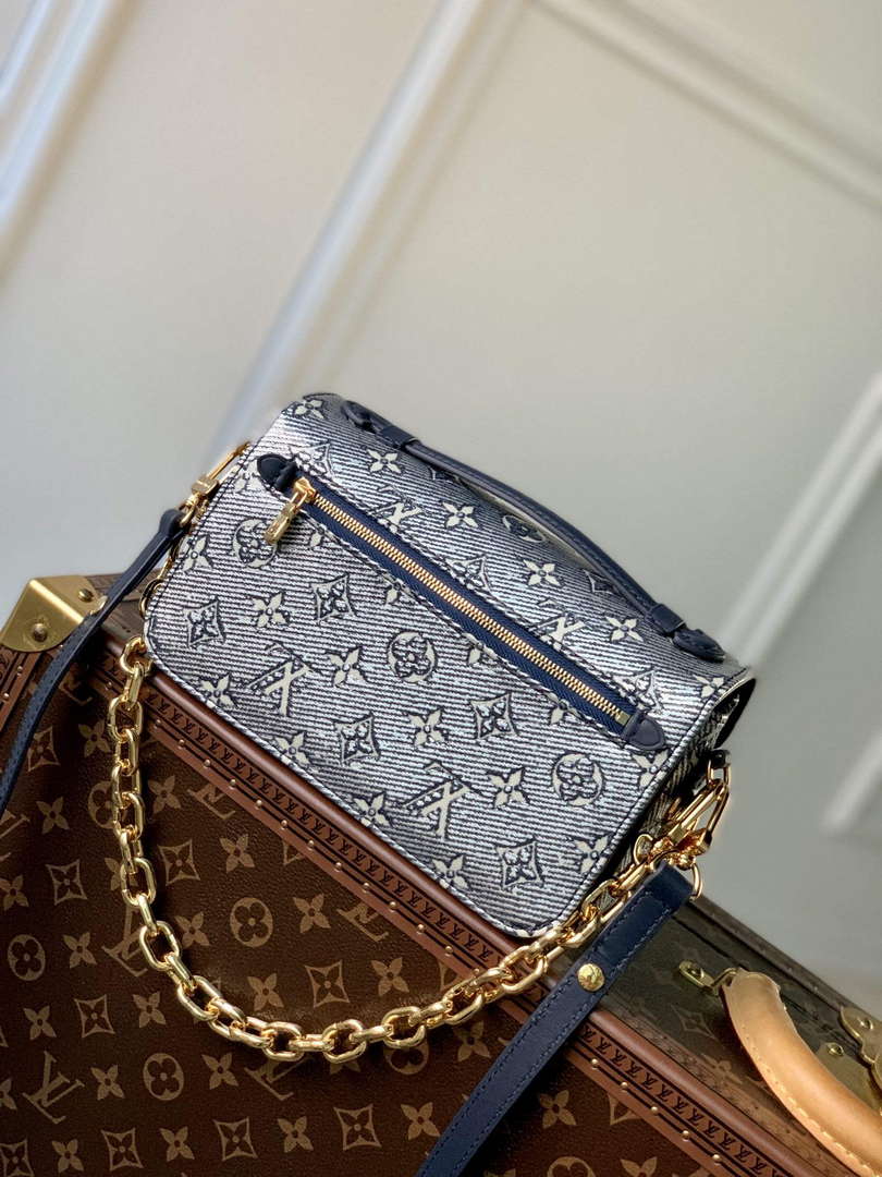 LV M22834 Louis Vuitton Pochette M¨¦tis East West Handbag Blue