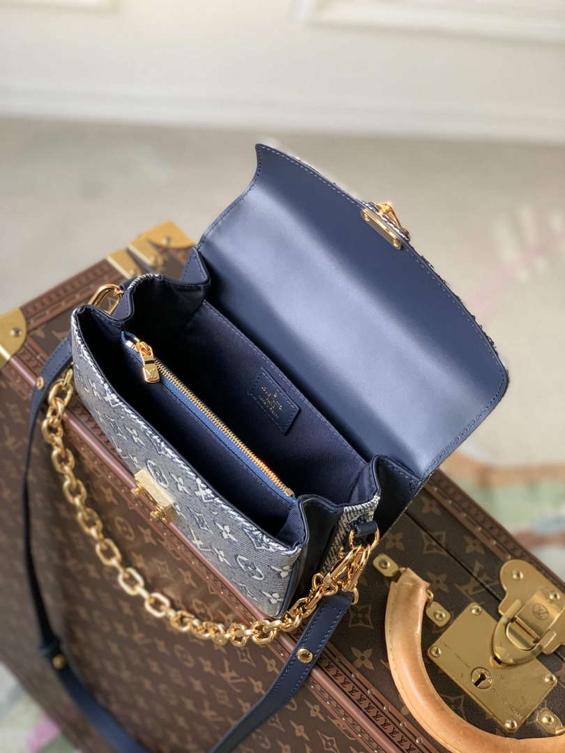 LV M22834 Louis Vuitton Pochette M¨¦tis East West Handbag Blue