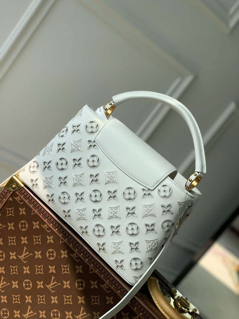 LV M22863 Louis Vuitton Capucines MM Handbag White - Default Title - View 3