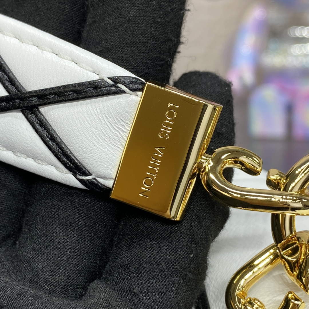 LV M22890 Louis Vuitton GO-14 MM Bag White/Black