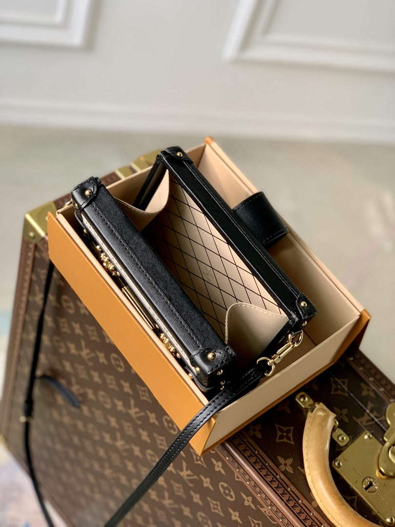 LV M22895 Louis Vuitton Petite Malle Handbag White/Black - Default Title - View 8