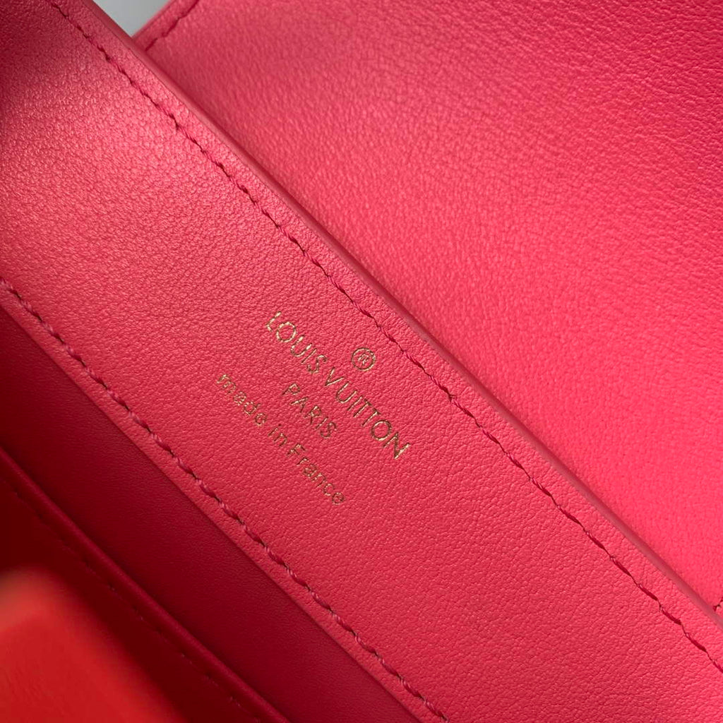 LV M22922 Louis Vuitton Capucines Mini Handbag Pink