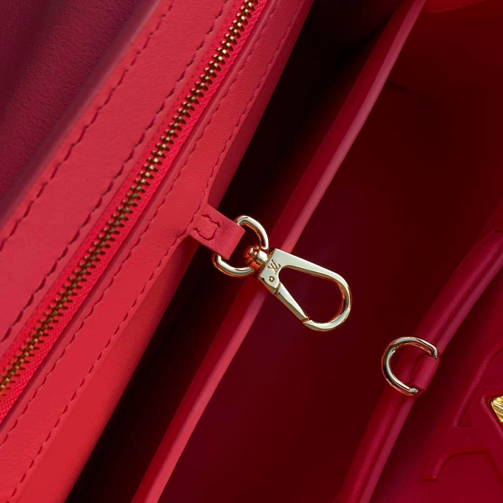 LV M22922 Louis Vuitton Capucines MM Handbag Pink
