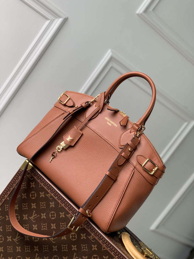 LV M22925 Louis Vuitton Lock It MM Bag Gold