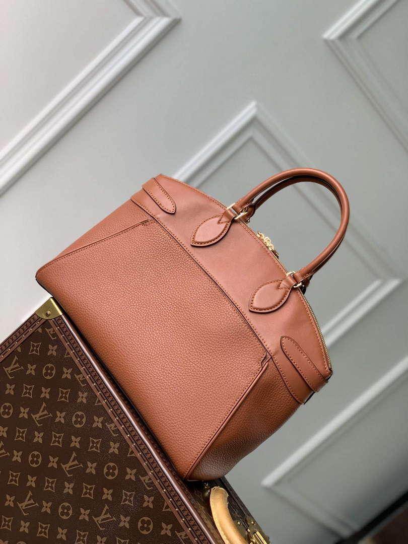 LV M22925 Louis Vuitton Lock It MM Bag Gold