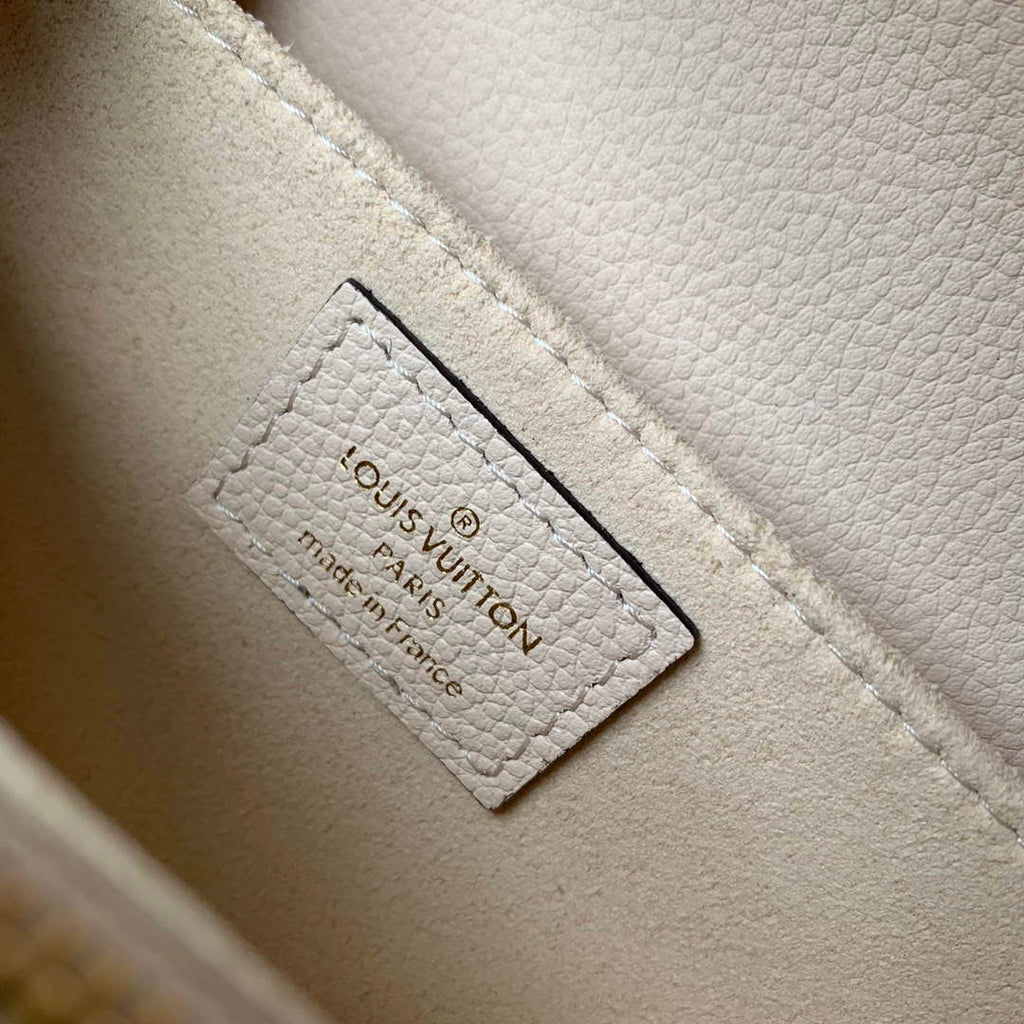 LV M22942 Louis Vuitton Pochette M¨¦tis East West Handbag Cr¨¨me Beige