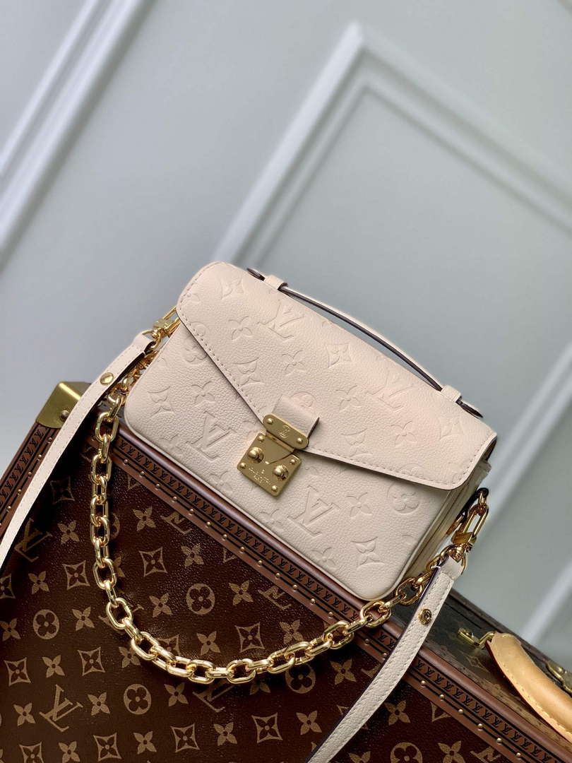 LV M22942 Louis Vuitton Pochette M¨¦tis East West Handbag Cr¨¨me Beige