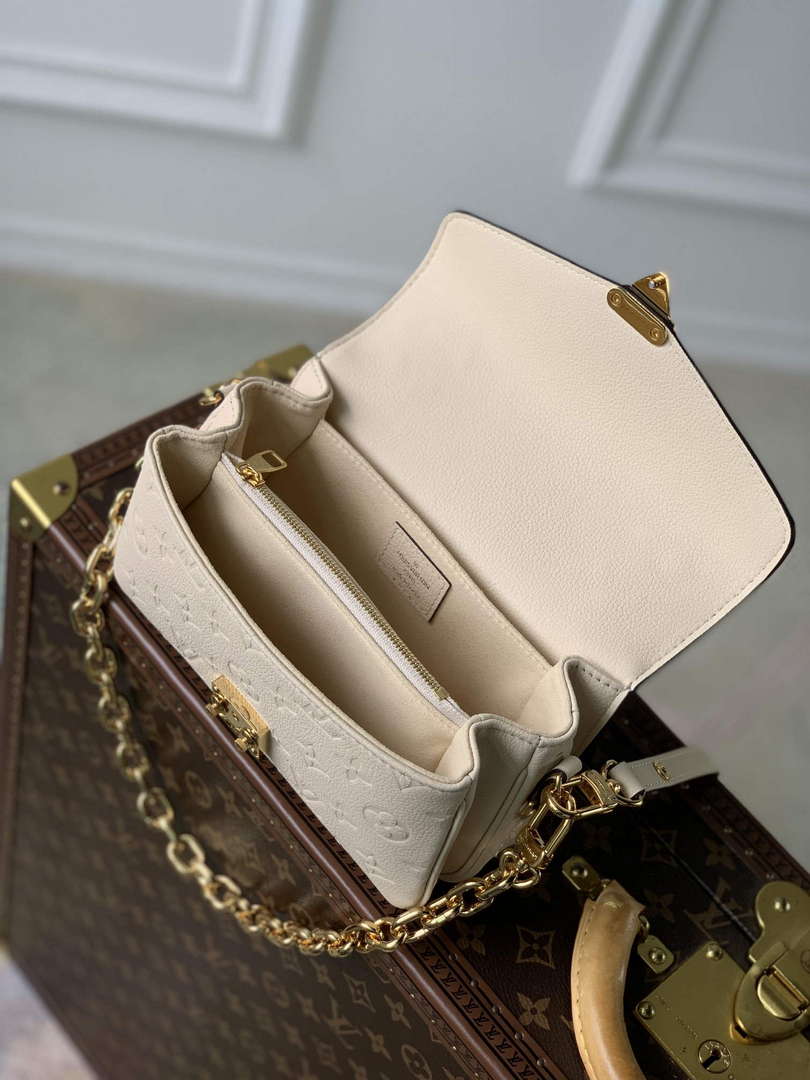 LV M22942 Louis Vuitton Pochette M¨¦tis East West Handbag Cr¨¨me Beige