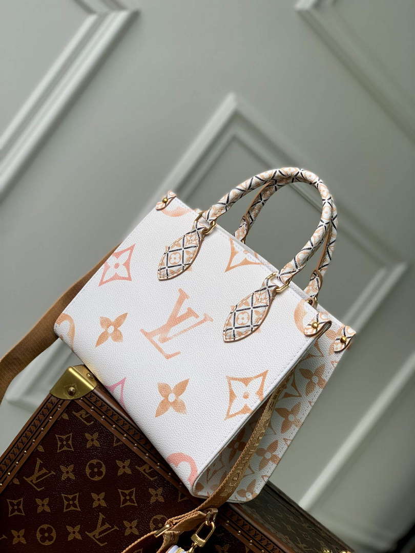 LV M22976 Louis Vuitton OnTheGo PM Handbag Beige