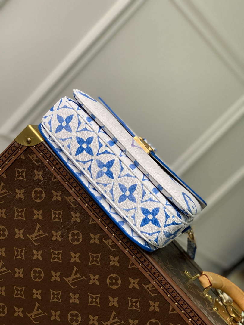 LV M23055 Louis Vuitton Pochette M¨¦tis MM Handbag Blue