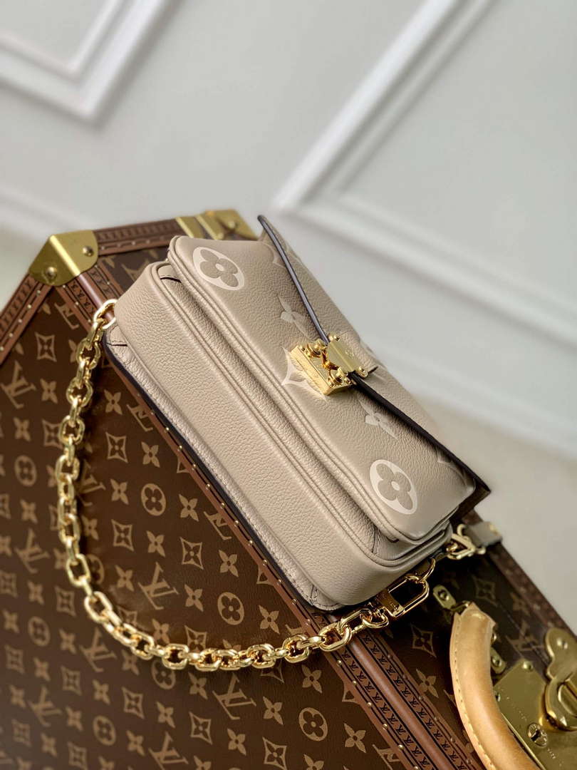 LV M23081 Louis Vuitton Pochette M¨¦tis East West Handbag