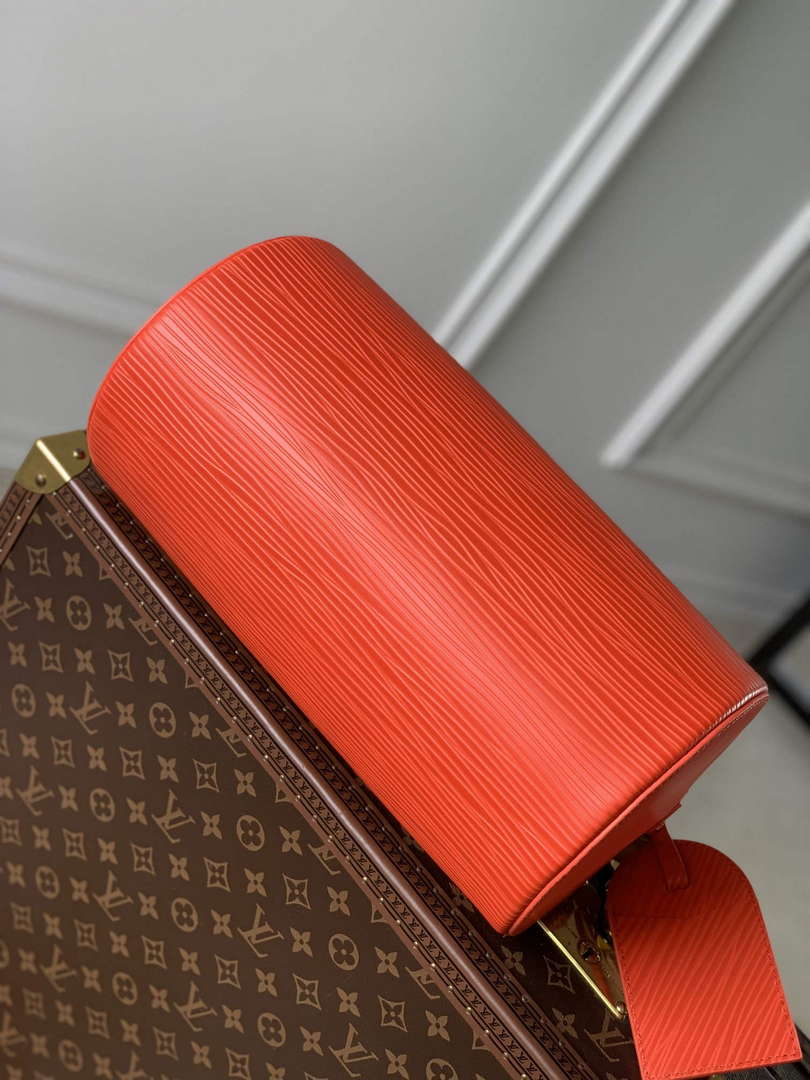 LV M23092 Louis Vuitton Soft Polochon Cross-body Bag Red - Default Title - View 3