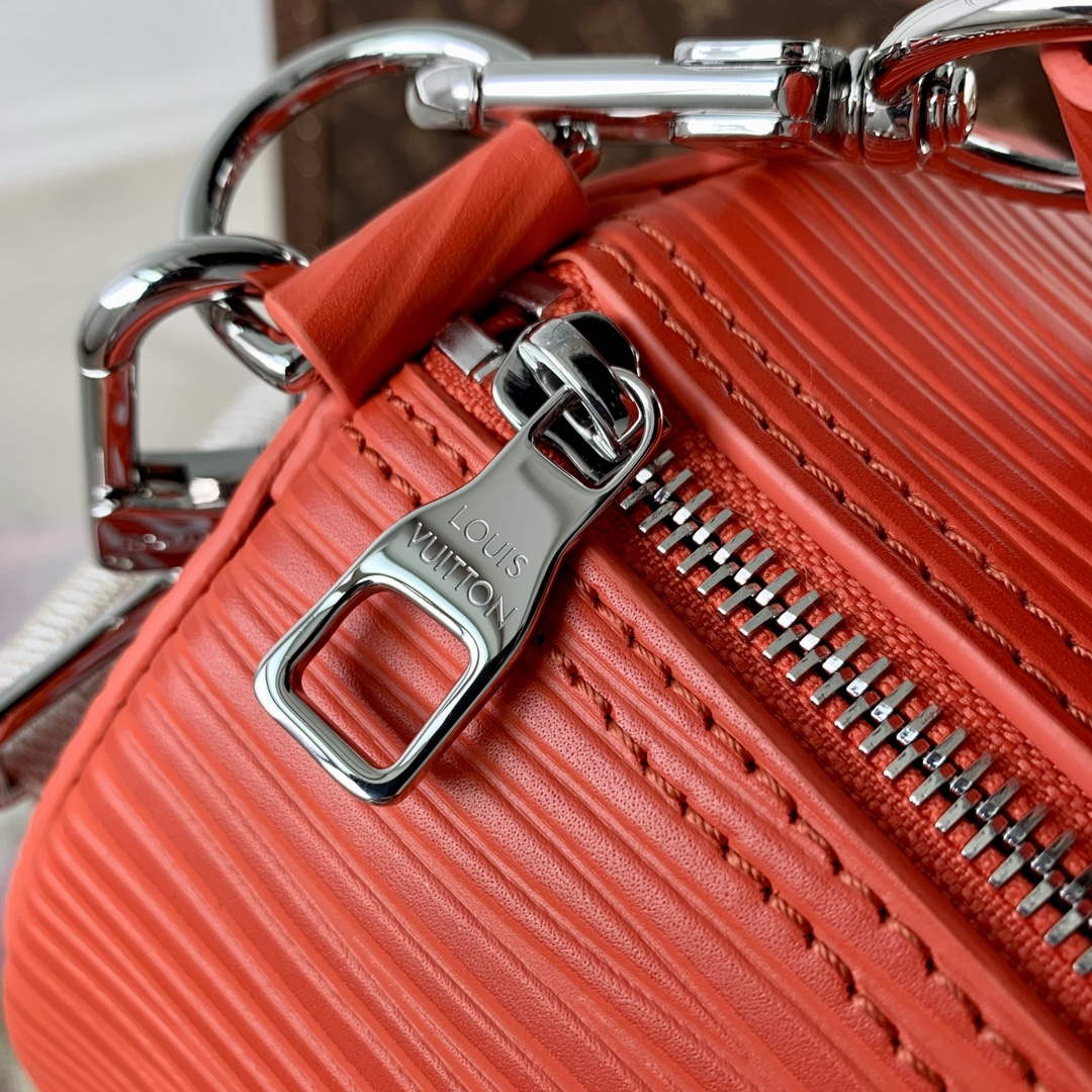 LV M23092 Louis Vuitton Soft Polochon Cross-body Bag Red - Default Title - View 6