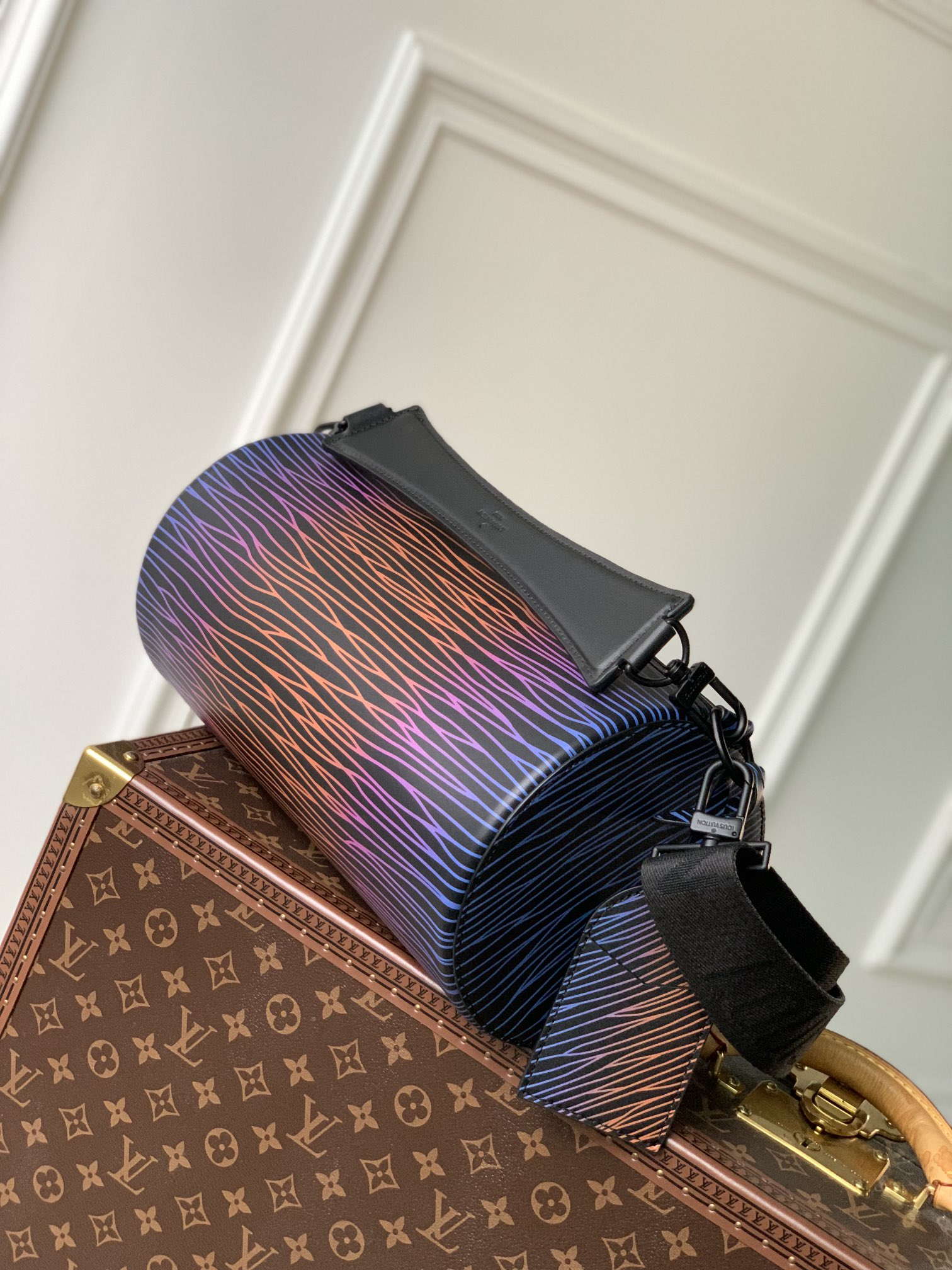 LV M23093 Louis Vuitton Soft Polochon Epi XL Leather Bag Gradient Electric Sun Multicolor - Default Title - View 3