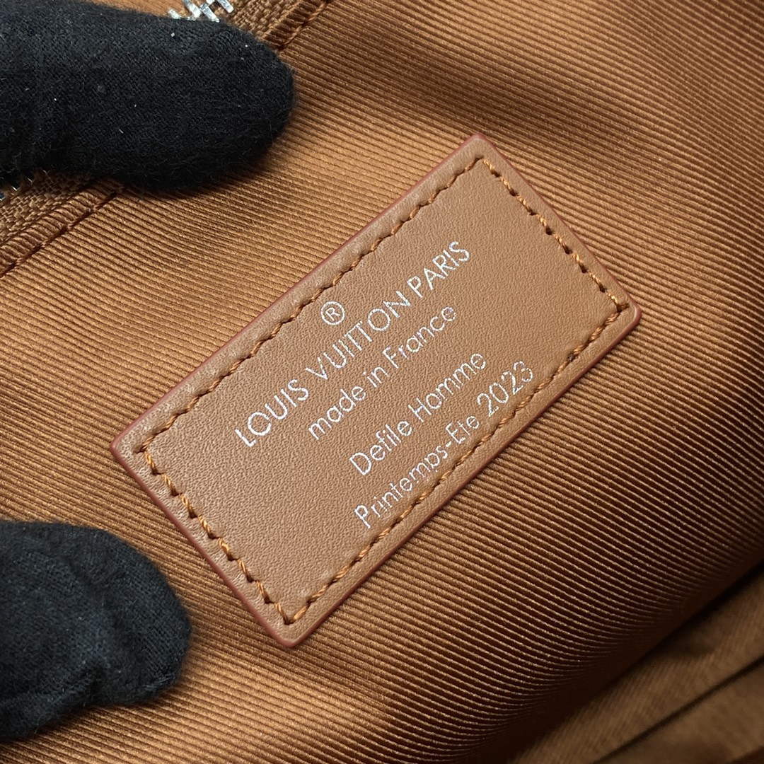 LV M23097 Louis Vuitton Montsouris Messenger Bag Cognac - Default Title - View 8