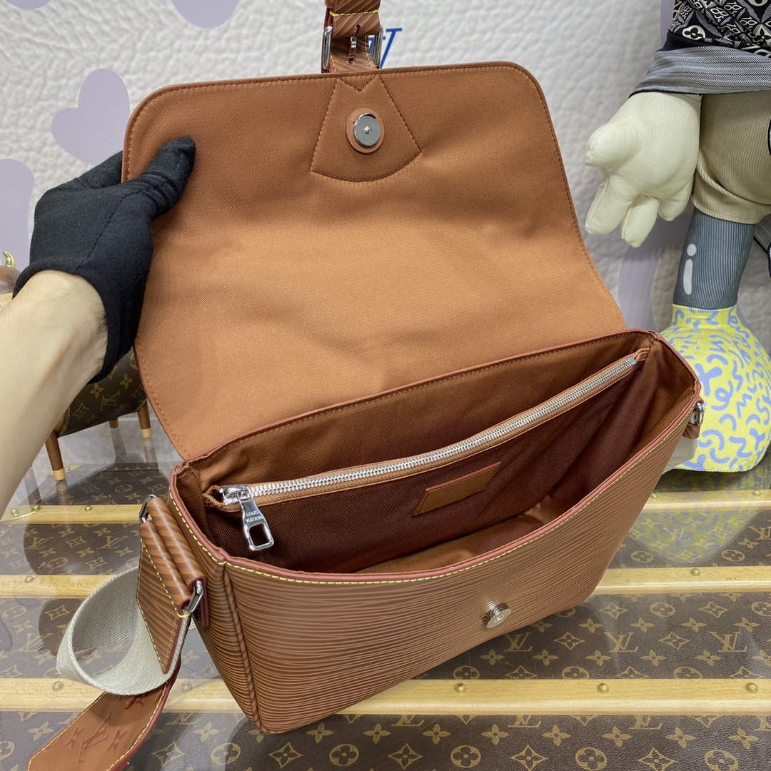 LV M23097 Louis Vuitton Montsouris Messenger Bag Cognac - Default Title - View 9