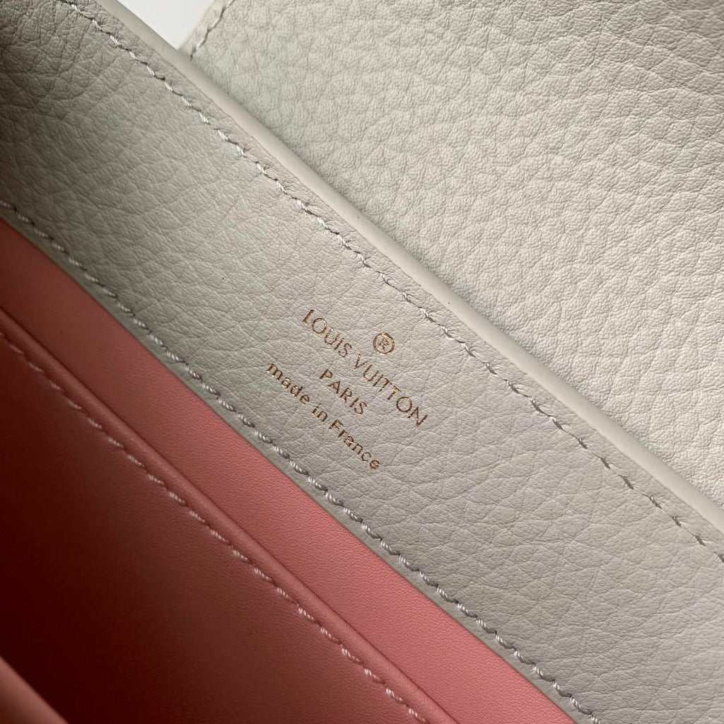 LV M23280 Louis Vuitton Capucines Mini Handbag Ice Grey