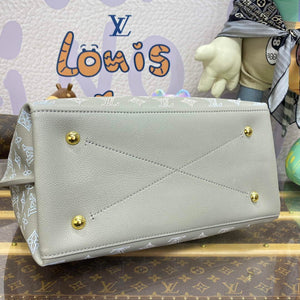 LV M23396 Louis Vuitton Carmel Hobo Bag Mahina Leather Gray - Default Title - View 4