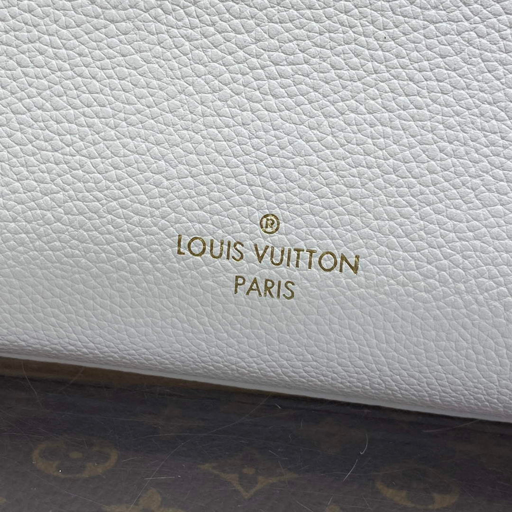 LV M23637 Louis Vuitton Lock & Go Handbag Quartz