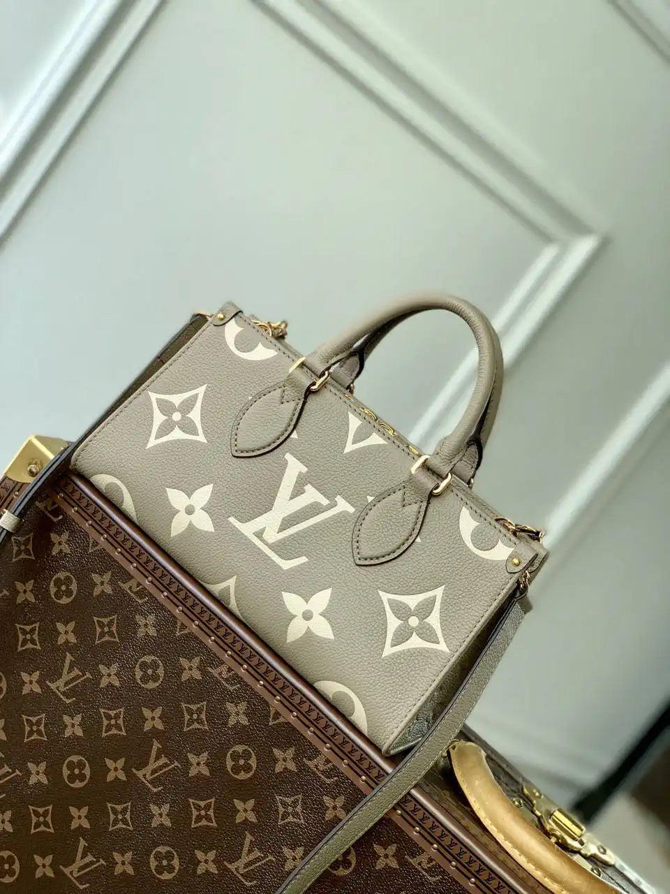 LV M23641 Louis Vuitton OnTheGo East West Tote Bag Bicolor Monogram Empreinte Leather